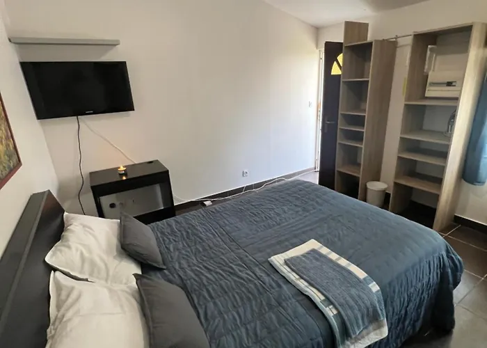 Renovated Gem 15 Mins Train To Paris