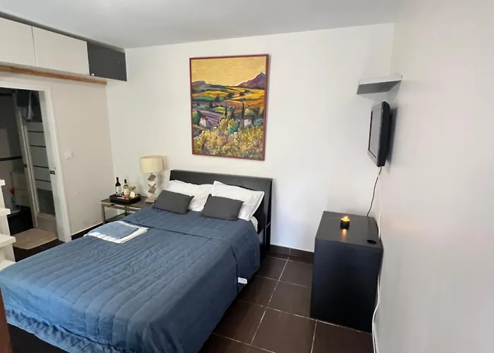 Renovated Gem 15 Mins Train To Paris